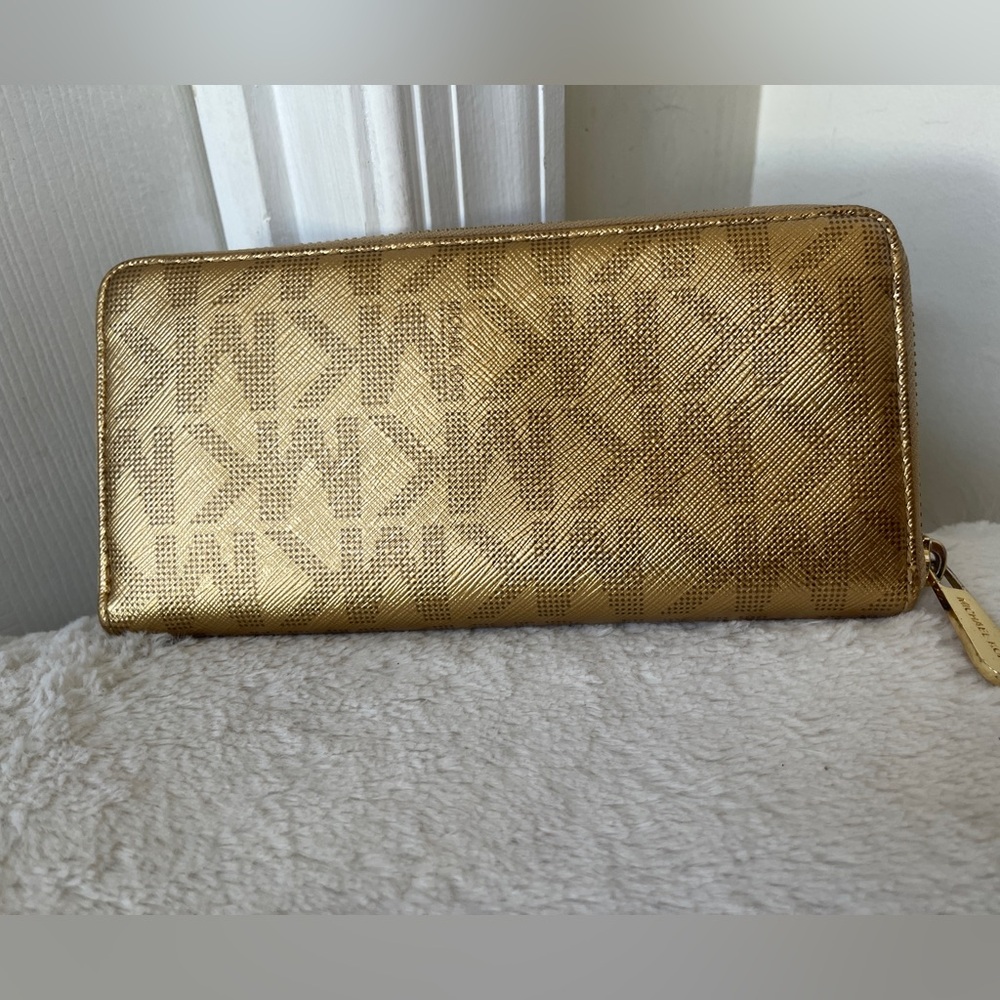 Michael Kors gold Metallic Wallet EUC - Picture 9 of 10